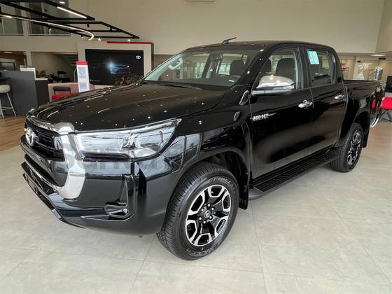 TOYOTA HILUX 2.8 D-4D TURBO DIESEL CD SRV 4X4 AUTOMÁTICO